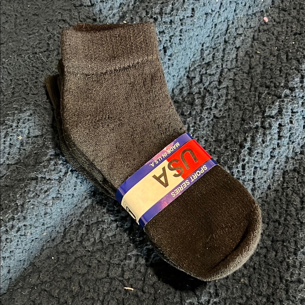 Black Crew-Length Knit Socks
